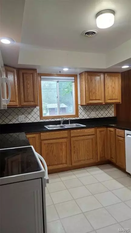 Kitchen - 383 Vernon St, Sullivan, MO 63080 photo 1 of 3