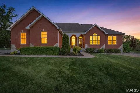 1041 Saint Francois Hills Dr, Doe Run, MO 63637