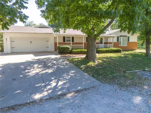 826 S Elm St, Vandalia, IL 62471