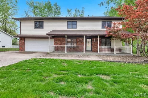 405 Junghans Dr, Collinsville, IL 62234