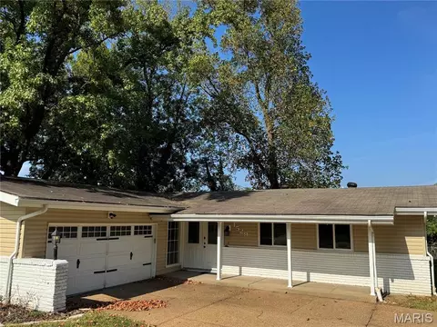 1529 Tryon Dr, Saint Louis, MO 63146