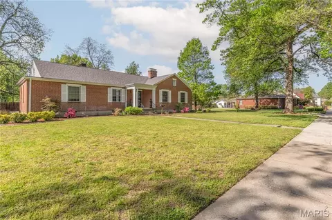 501 E Commercial St, Charleston, MO 63834