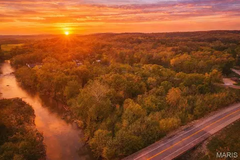8850 Old Morse Mill Rd, Dittmer, MO 63023