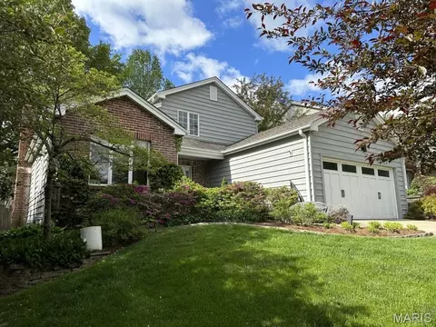 9844 Oak Haven Ave, Saint Louis, MO 63119