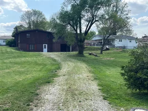 Exterior - 711 Nicholson Dr, Potosi, MO 63664 photo 2 of 11