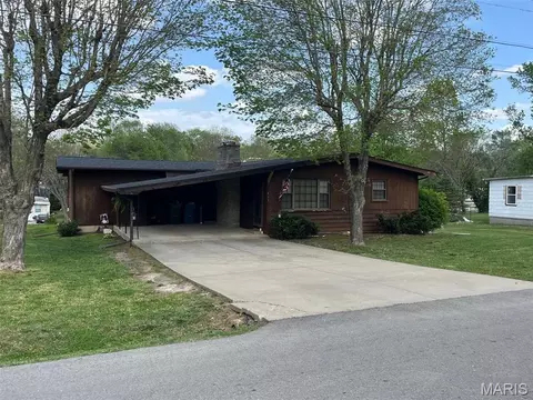 711 Nicholson Dr, Potosi, MO 63664