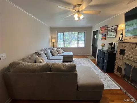 Living - 711 Nicholson Dr, Potosi, MO 63664 photo 1 of 3