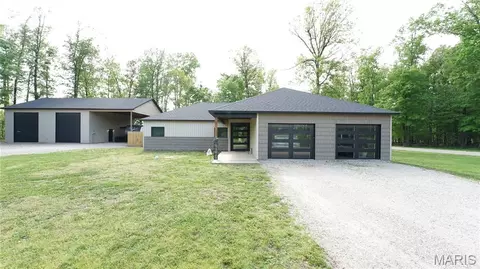 12583 Regent Oak Dr, Dexter, MO 63841