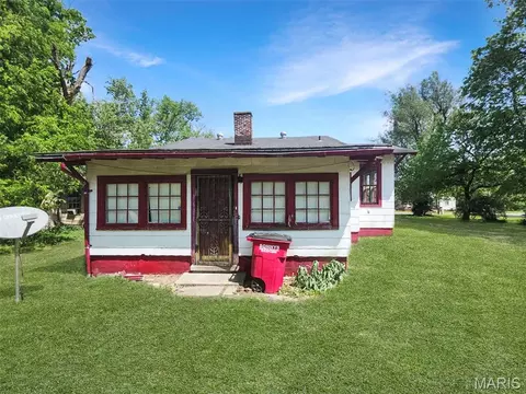 411 S West St, Sikeston, MO 63801