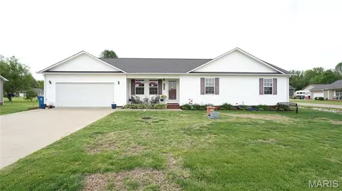 12109 Hidden Meadow Ln, Dexter, MO 63841