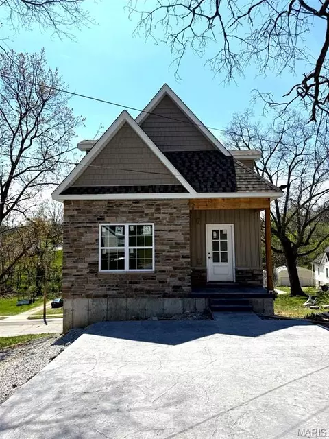 621 Mckissock Street St, De Soto, MO 63020