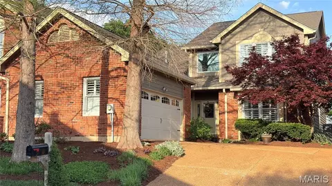 710 Willow Spring Hill Ct, Town And Country, MO 63017