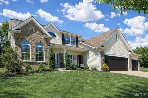 1009 Speckledwood Manor Ct, Chesterfield, MO 63017