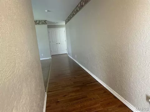 Entry Way - 1006 M- East 10th St, Mountain Grove, MO 65711 photo 1 of 3
