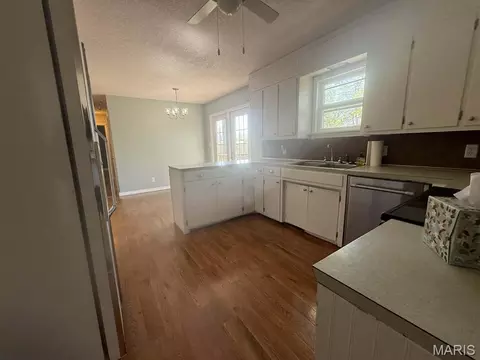Kitchen - 1006 M- East 10th St, Mountain Grove, MO 65711 photo 3 of 3