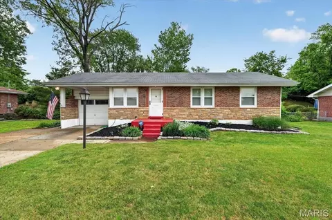 10312 Seaton Dr, Saint Louis, MO 63137