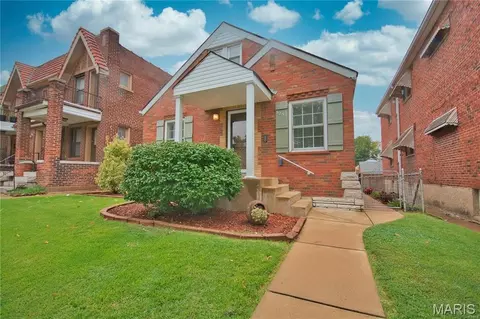 5251 Pernod Ave, Saint Louis, MO 63139