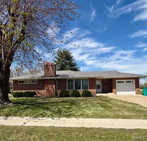 301 W Link Ave, Owensville, MO 65066