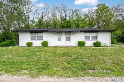 104 106 E 6th St, Saint Jacob, IL 62281