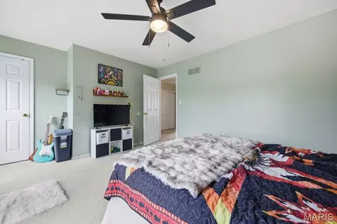 Bedroom - 985 Rolling Thunder Dr, O'fallon, MO 63368 photo 5 of 7