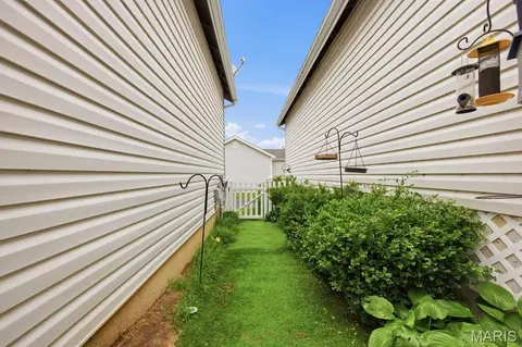 Exterior - 985 Rolling Thunder Dr, O'fallon, MO 63368 photo 2 of 3