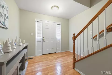Entry Way - 985 Rolling Thunder Dr, O'fallon, MO 63368 photo 2 of 6