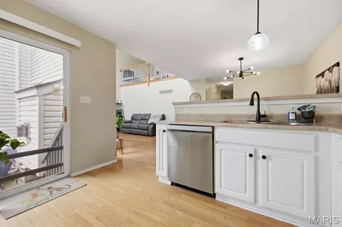 Kitchen - 985 Rolling Thunder Dr, O'fallon, MO 63368 photo 3 of 3