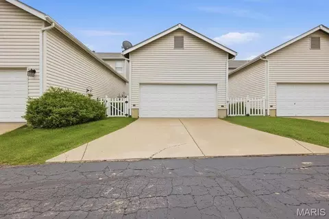 Exterior - 985 Rolling Thunder Dr, O'fallon, MO 63368 photo 3 of 3