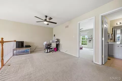Entry Way - 985 Rolling Thunder Dr, O'fallon, MO 63368 photo 4 of 6