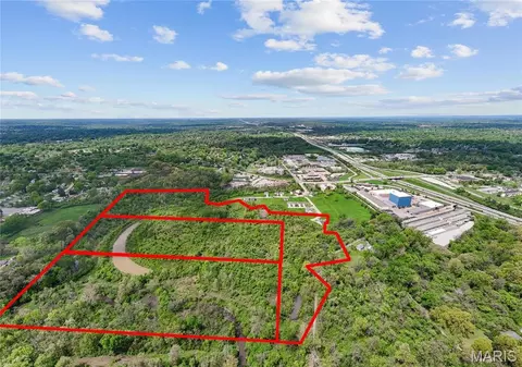 1 Bellefontaine Ests, Saint Louis, MO 63137