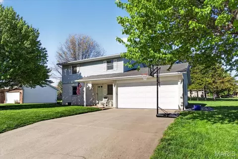 Exterior - 125 Roosevelt Dr, Waterloo, IL 62298 photo 4 of 10