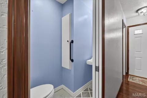 Entry Way - 125 Roosevelt Dr, Waterloo, IL 62298 photo 2 of 2