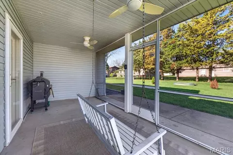Exterior - 125 Roosevelt Dr, Waterloo, IL 62298 photo 6 of 10
