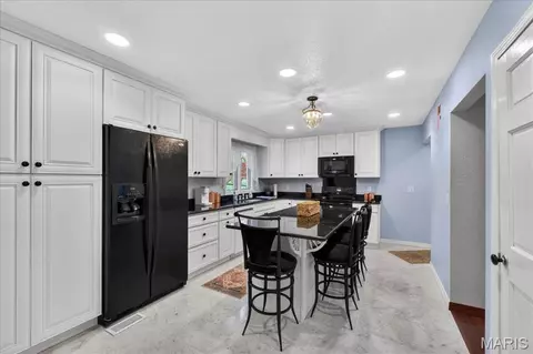 Kitchen - 125 Roosevelt Dr, Waterloo, IL 62298 photo 1 of 3