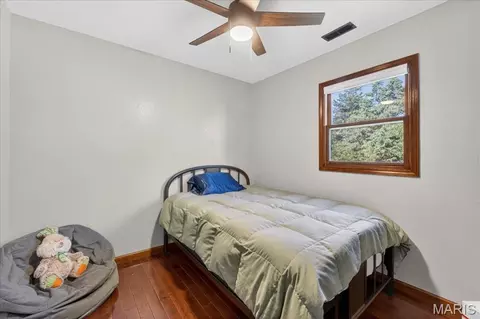 Bedroom - 125 Roosevelt Dr, Waterloo, IL 62298 photo 3 of 4
