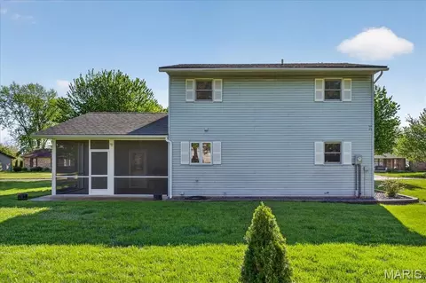 Exterior - 125 Roosevelt Dr, Waterloo, IL 62298 photo 9 of 10