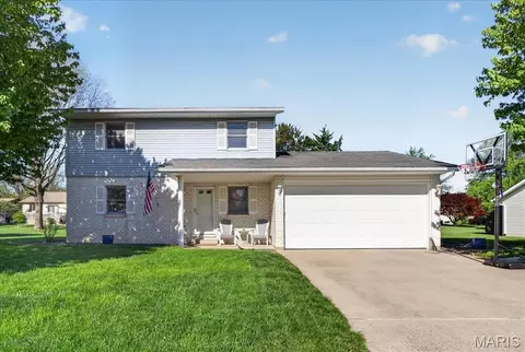 Exterior - 125 Roosevelt Dr, Waterloo, IL 62298 photo 2 of 10