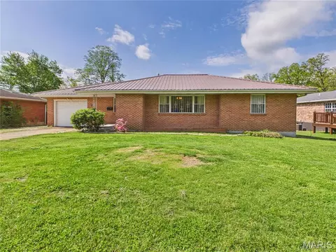 1506 Big Bend Rd, Poplar Bluff, MO 63901
