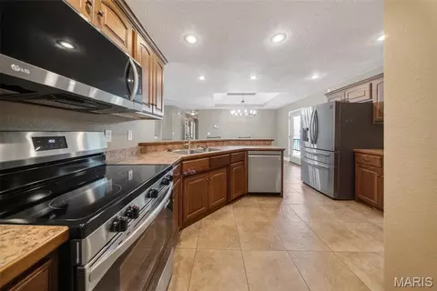 Kitchen - 20164 Helios Ln, Saint Robert, MO 65584 photo 1 of 2