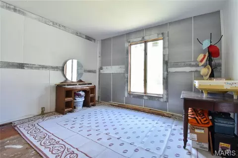 Bedroom - 418 Elm St, Gillespie, IL 62033 photo 1 of 3