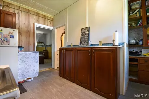 Kitchen - 418 Elm St, Gillespie, IL 62033 photo 1 of 1