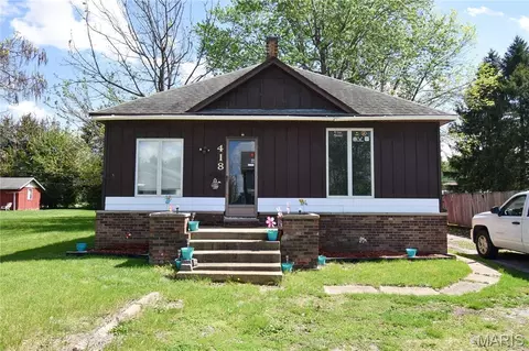 418 Elm St, Gillespie, IL 62033