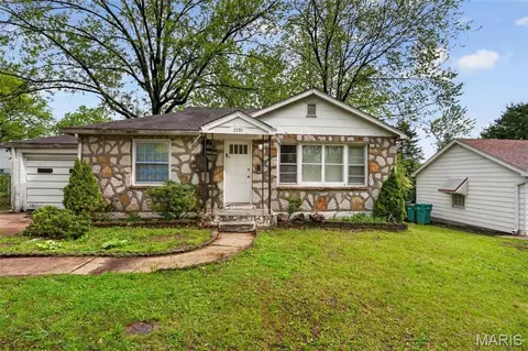 8151 Underhill Dr, Saint Louis, MO 63114