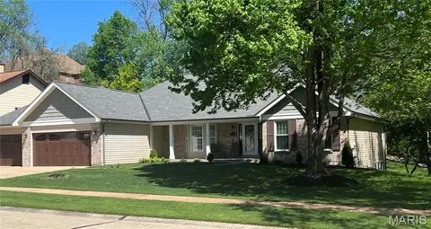 6 Hanover Hills Ct, Saint Charles, MO 63301