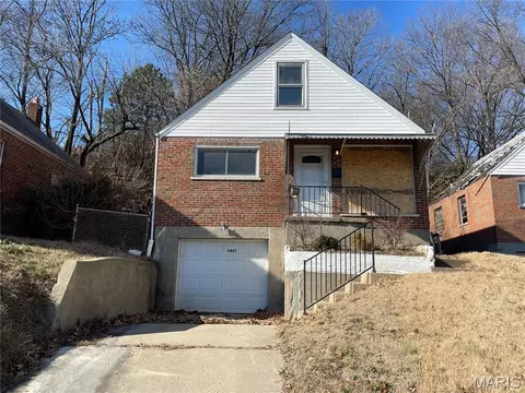 8447 Concord Pl, Saint Louis, MO 63147