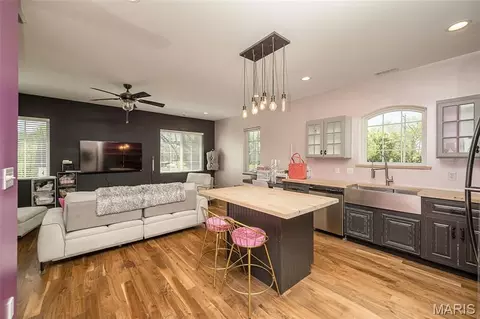 Kitchen - 604 Glyn Cagny Rd, Ballwin, MO 63021 photo 7 of 9