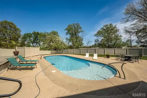 Exterior - 604 Glyn Cagny Rd, Ballwin, MO 63021 photo 21 of 28