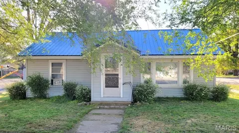 314 N Drake St, Bernie, MO 63822