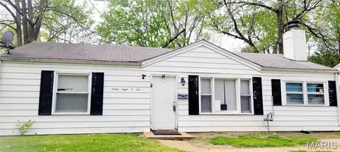 9805 Dennis Dr, Saint Louis, MO 63136