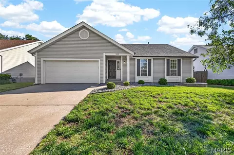 549 Rancho Ln, Florissant, MO 63031